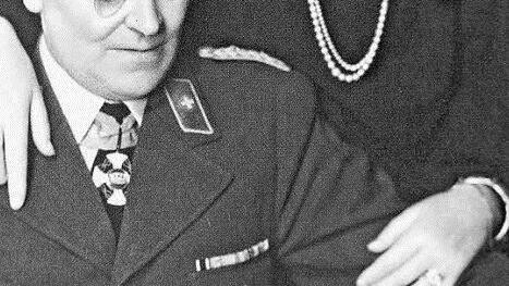 Kurt und Joy von Behr auf einem wahrscheinlich 1943 in Paris entstandenen Porträts. Das Paar nahm sich 1945 in Banz das Leben. Repro FT