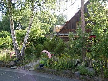 Ein besonderes Naturparadies ist der Garten von Elke Meyer in Hafenpreppach. Unser Bild zeigt das Haus mit dem Vorgarten. Christian Licha