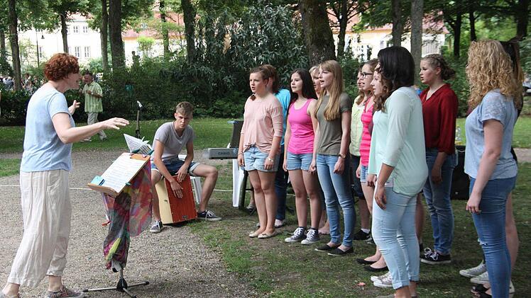 Open-Air der Chöre im Bad Bockleter Kurpark  Foto: Arnold Nöth