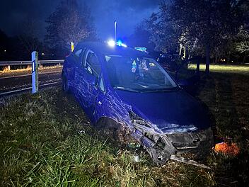Schwerer Verkehrsunfall auf der Bundesstraße B 303