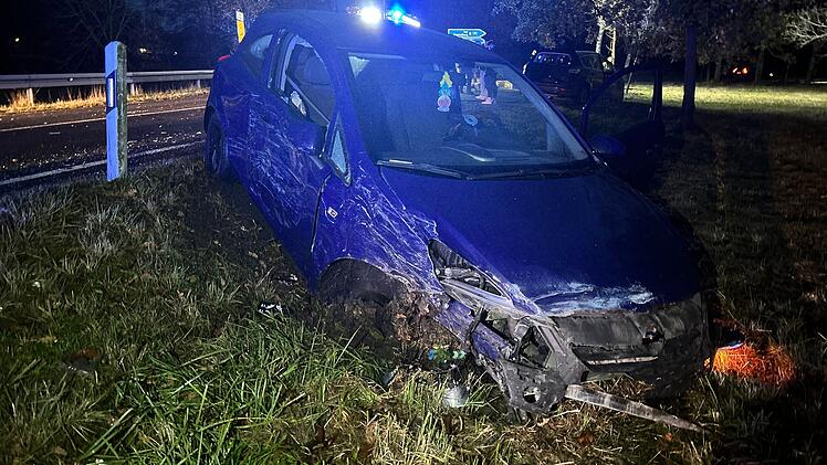 Schwerer Verkehrsunfall auf der Bundesstraße B 303