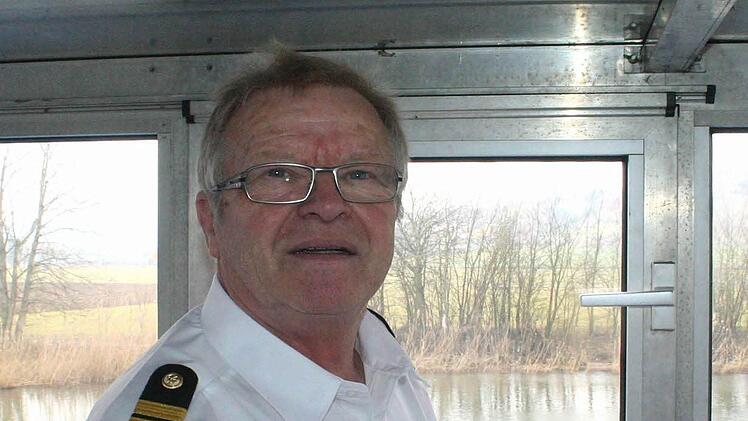 Kapitän Popp steuert das Personenschiff "Neptun" Foto: Thomas Meyer