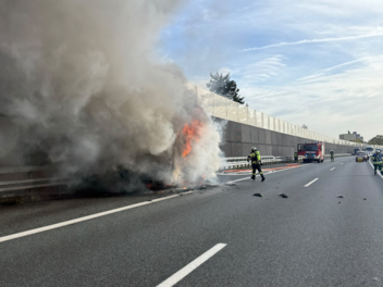 A73 bei Forchheim voll gesperrt - Polizei berichtet &uuml;ber verheerenden Brand