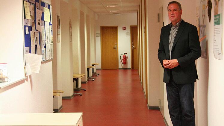 Seine Behörde soll ein offenes Haus bleiben, findet der Leiter des Jobcenters, Toni Orth.  Foto: Paulus