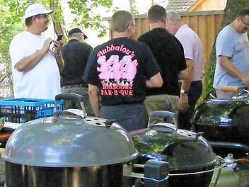 Bei den Grillfans kam nicht nur Bratwurst und Steak auf den Rost, sondern auch außergewöhnliche Spezialitäten.  Fotos: Mona Lisa Eigenfeld