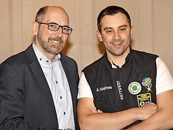 Jochen Wehner (links) und Alexander Mathes führen für die kommenden beiden Jahre gemeinsam, jeweils als gleichberechtigte Vorsitzende, den Verein der Kissinger Köche.  Foto: Peter Rauch