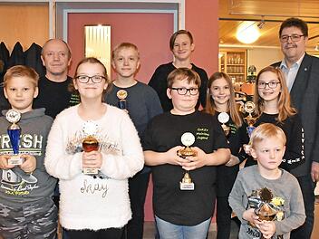 Die Preisträger der Jugendgruppe mit Jugendleiter Achim Gutsmann (links) und Vorsitzendem Hansjürgen Grampp  Fotos: Uschi Prawitz