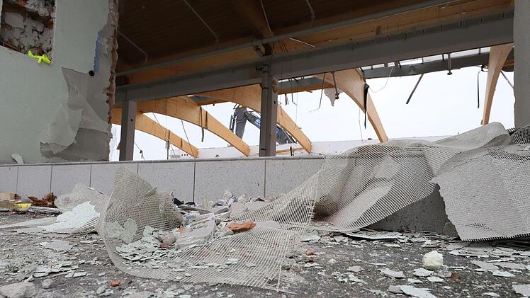Viel ist vom ehemaligen Hagebaumarkt in der Siechenangerstraße nicht mehr zu sehen. Foto: Marian Hamacher