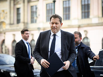 Rente, Ehegattensplitting, Steuern: Klingbeil skizziert Reformpl&auml;ne f&uuml;r Deutschland