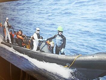 Die Schicksale der Flüchtlinge bewegen viele Deutsche. Auch in Burghaslach wollen die Bürger helfen.  Foto: Busch (Repro)