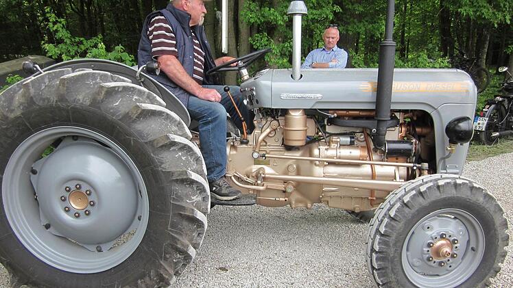 Jede Menge Oldtimer-Traktoren waren beim Treffen der historischen Schlepper in Gelbsreuth zu bestaunen. Foto: Stephan Tiroch
