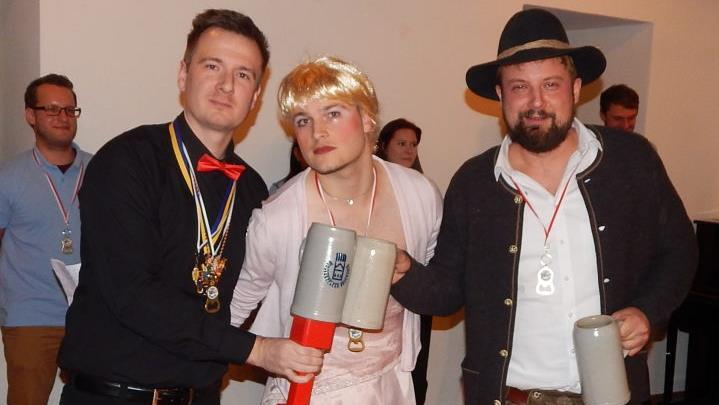 Premiere für das Dreigestirn beim Saisonauftakt der Faschingsfreunde Rotmaintal: Benjamin Wagner, Toni Dippold und Sebastian  Grüner (von links).Horst Wunner