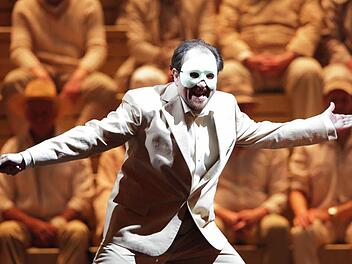 Franco Vassallo als Rigoletto. Foto: Wilfried Hösl
