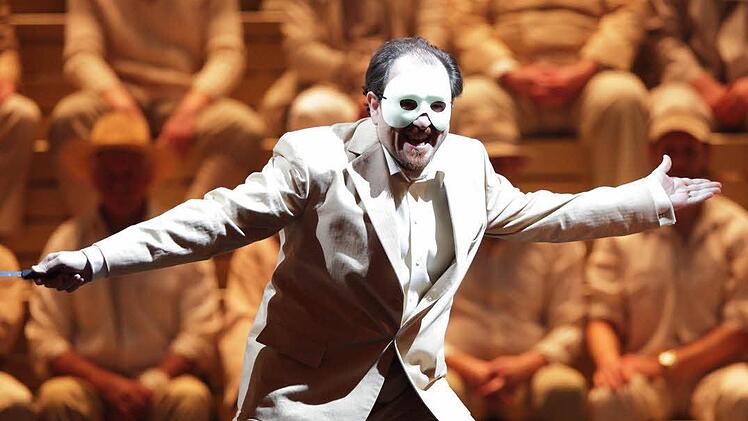 Franco Vassallo als Rigoletto. Foto: Wilfried Hösl