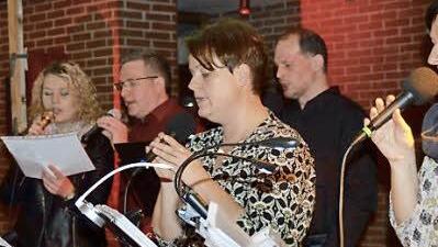 Mit ihren Liedern begeisterte die Gruppe "Nur Mut" die Zuhörer in der Stralsbacher Kirche. Foto: Kathrin Kupka-Hahn