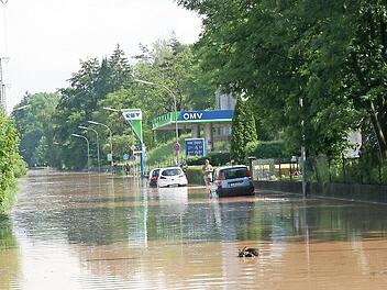 Bei einem heftigen Unwetter im Sommer 2013 lief das Weichengereuth, das an dieser Stelle eine leichte Senke bildet, in kürzester Zeit voll Wasser.