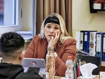 Dr. Corinna Wolf-Bartens unterrichtet an einer Hauptschule. Fünf Wochen lang tat sie dies mit einer Stirnkamera.