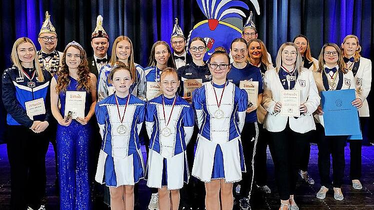 Die Geehrten der Ha-Ka-Ge zusammen mit Jonas Eyrich sowie dem 1. Vorsitzender Sebastian Kleinhenz und 2. Vorsitzenden Sebastian Kr&ouml;ckel.