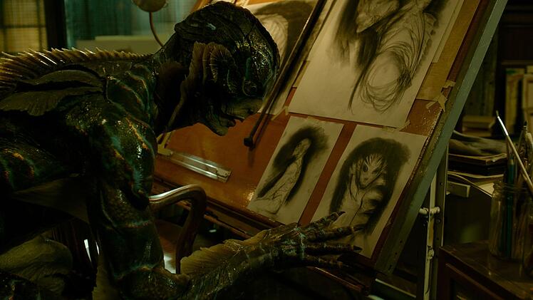 Das mysteri&ouml;se Wasserwesen (Doug Jones) wird in der Forschungseinrichtung regelm&auml;&szlig;ig gefoltert, ist aber eine einf&uuml;hlsame Kreatur.