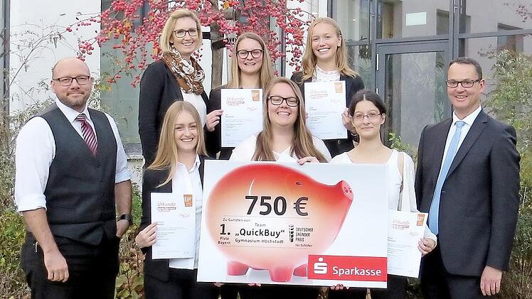 Die fünf "Unternehmerinnen" bei der Übergabe ihres Preisgeldes. Foto: Sparkasse