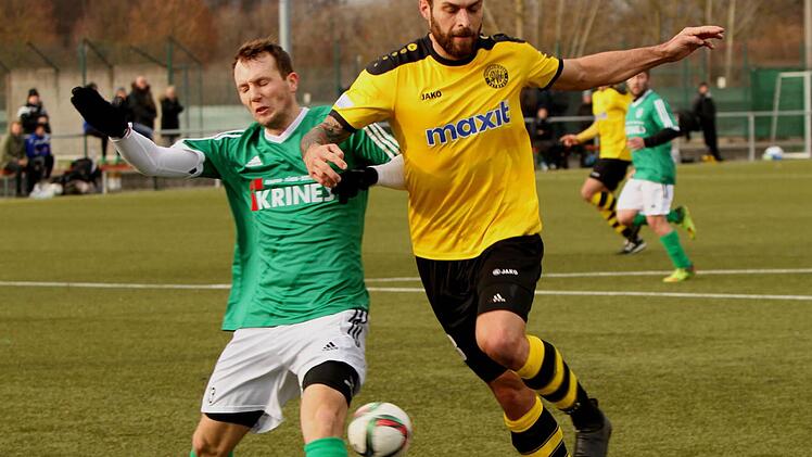 Daniel Krüger (links) und seine Sander Teamkollegen wissen, dass sie in Frohnlach vor einer wegweisenden Begegnung stehen.