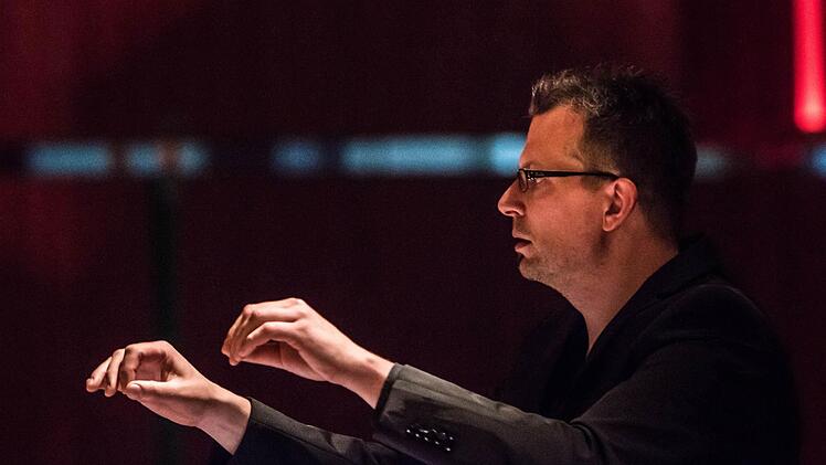 Ralf Probst leitet die Bigband der Hochschule CoburgFoto: Jochen Berger