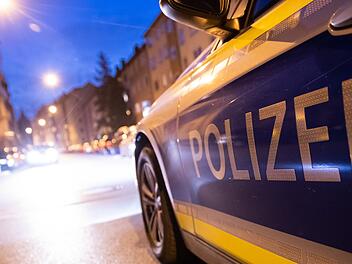 Kitzingen: Traktorfahrer baut Unfall mit Streifwagen