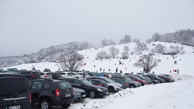 Am Kreuzberg herrschte am Drei-K&ouml;nigs-Tag reger Andrang. Foto: Marion Eckert