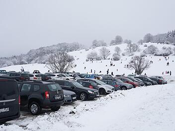Am Kreuzberg herrschte am Drei-Königs-Tag reger Andrang. Foto: Marion Eckert
