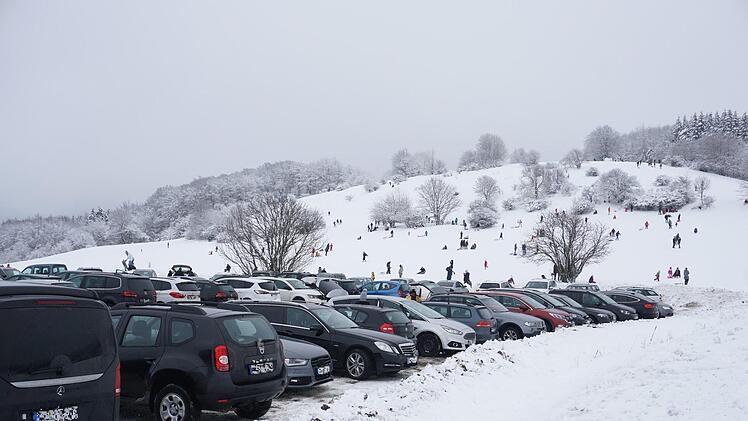 Am Kreuzberg herrschte am Drei-Königs-Tag reger Andrang. Foto: Marion Eckert