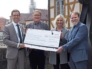 Von links: Symphoniker-Intendant Marcus Rudolf Axt, OB Andreas Starke, Karin Linz (Stiftung Weltkulturerbe Stadt Bamberg) und Ingmar Ermold (Leitung Kämmereiamt Stadt Bamberg) Foto: Stadt
