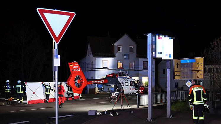 Sch&ouml;llkrippen - Deckeneinsturz - Drei teils schwer