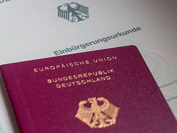 Merz will Straftätern die Staatsbürgerschaft entziehen - geht das so einfach?