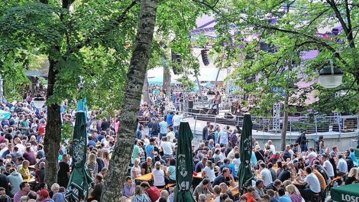 Am Mittwochabend waren die Keller im Weihersbach voll besetzt. Garanten für den Erfolg: "Motion Sound" und das gute Wetter.  Foto: herzolife