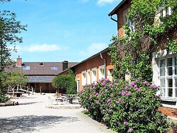 Idyllische Lage: Die Rudolf-Steiner-Schule belegt das ehemalige Gut Callenberg. Foto: Jochen Berger/CT-Archiv