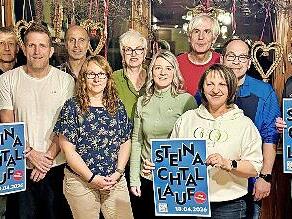 B&uuml;rgermeister Roland Wolfrum mit dem neuen Vorstand: Thomas Lauterbach, Markus Tanzhaus, Konrad Witzgall, Doreen Tr&ouml;bs, Monika Weisath, Corinna Winkler, J&ouml;rg Fries, Anja Bergmann, Matthias Winkler und Harald Schricker (von links).