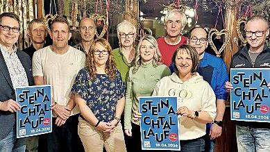 B&uuml;rgermeister Roland Wolfrum mit dem neuen Vorstand: Thomas Lauterbach, Markus Tanzhaus, Konrad Witzgall, Doreen Tr&ouml;bs, Monika Weisath, Corinna Winkler, J&ouml;rg Fries, Anja Bergmann, Matthias Winkler und Harald Schricker (von links).