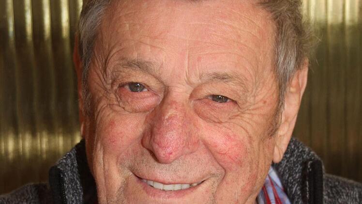 Franz Lamnek (82): "Das Bier kann ich auch zu Hause trinken, aber die Leute trifft man  dort  eben nicht. Das ist es, was das Wirtshaus ausgemacht hat." Foto: Sonny Adam