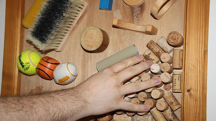 Sie ermöglichen gerade demenziell erkrankte Menschen Sinneseindrücke, die sie sonst nicht hätten. Fotos: Ulrike Müller