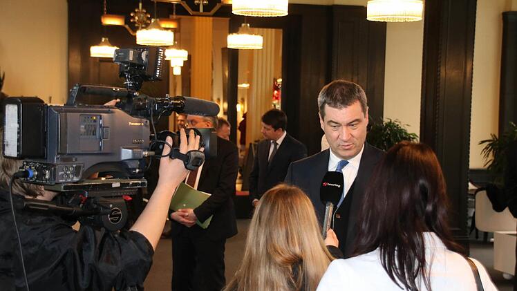 Groß war gestern auch das Medieninteresse am Besuch von Minister Söder. Foto: Ralf Ruppert