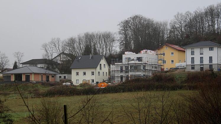 Auch im "Ahornweg" wird kräftig weitergebaut.Günther Geiling