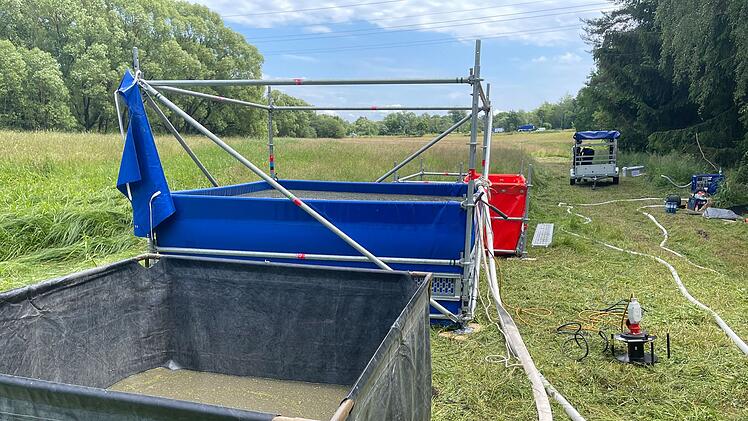 Großeinsatz im Landkreis Hof: Polizeitaucher und THW suchen nach möglicher Waffe