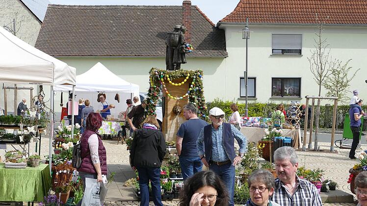 Auf dem Frühlingsmarkt in Heroldsbach  Foto: Sonja Schrüfer