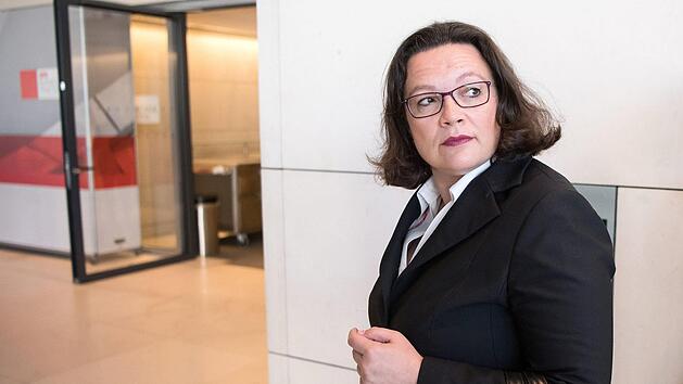 Berlin: Andrea Nahles, Vorsitzende der Sozialdemokratischen Partei Deutschlands (SPD), kommt zur Fraktionssitzung der SPD-Fraktion im Bundestag. - recrop Foto: Bernd von Jutrczenka/dpa