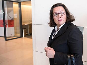 Berlin: Andrea Nahles, Vorsitzende der Sozialdemokratischen Partei Deutschlands (SPD), kommt zur Fraktionssitzung der SPD-Fraktion im Bundestag. - recrop Foto: Bernd von Jutrczenka/dpa