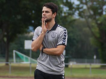 Victor Kleinhenz (im Bild), der Trainer des Fußball-Regionalligisten TSV Aubstadt, sieht die Situation seiner Mannschaft in der Liga "entspannt".  Foto: Rudi Dümpert