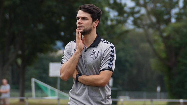 Victor Kleinhenz (im Bild), der Trainer des Fußball-Regionalligisten TSV Aubstadt, sieht die Situation seiner Mannschaft in der Liga "entspannt".  Foto: Rudi Dümpert