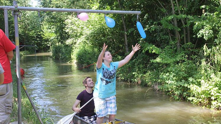 Die Luftballons zu erwischen, war ganz schön schwierig.