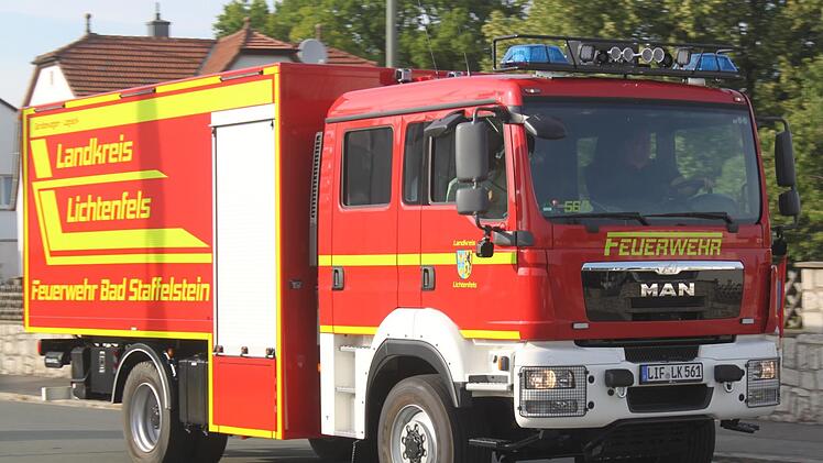 Das brandneue Fahrzeug kommt nach der Überführungsfahrt aus Hannover in Bad Staffelstein an. Foto: Matthias Einwag