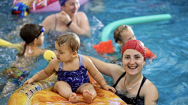 Hof: HofBad l&auml;dt zu gro&szlig;er Poolparty ein - Programm f&uuml;r die ganze Familie